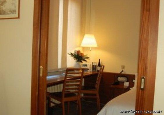 Hotel Mariani เยซี ภายนอก รูปภาพ
