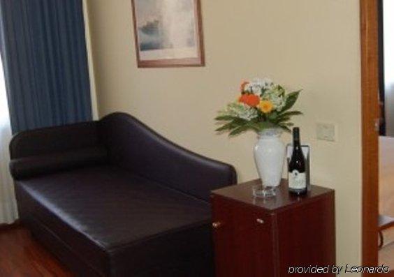 Hotel Mariani เยซี ภายนอก รูปภาพ