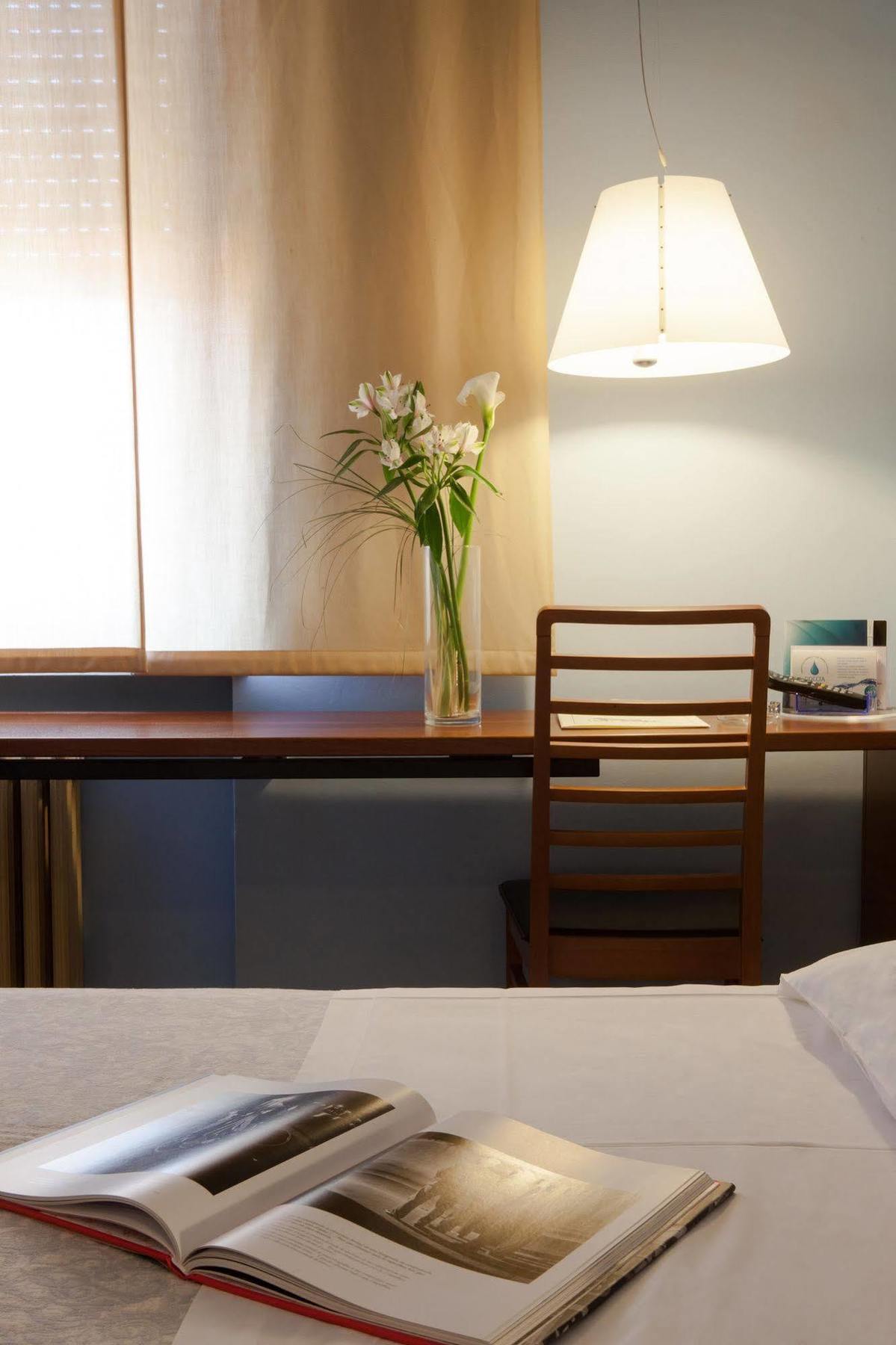 Hotel Mariani เยซี ภายนอก รูปภาพ