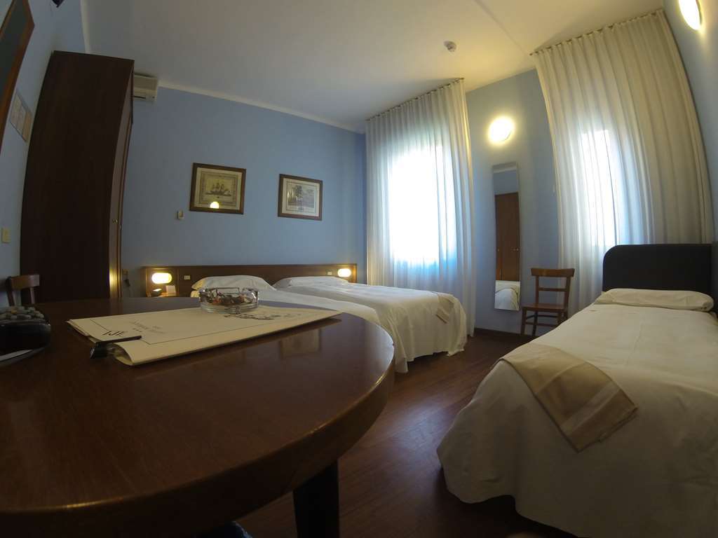 Hotel Mariani เยซี ห้อง รูปภาพ