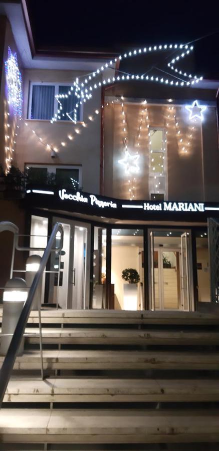 Hotel Mariani เยซี ภายนอก รูปภาพ